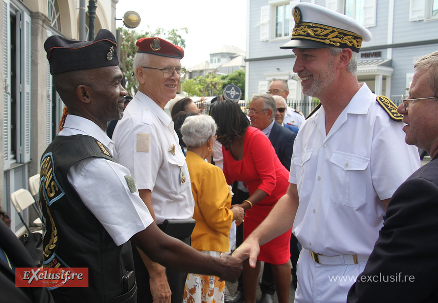 Dépôt de gerbes pour les victimes des combats d’Algérie, du Maroc et de la Tunisie Dépôt de gerbes pour les victimes des combats d’Algérie, du Maroc et de la Tunisie