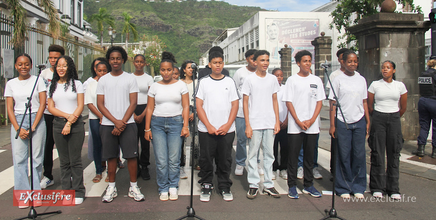 Dépôt de gerbes pour les victimes des combats d’Algérie, du Maroc et de la Tunisie Dépôt de gerbes pour les victimes des combats d’Algérie, du Maroc et de la Tunisie