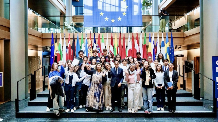 Avec le député européen Younous Omarjee Avec le député européen Younous Omarjee