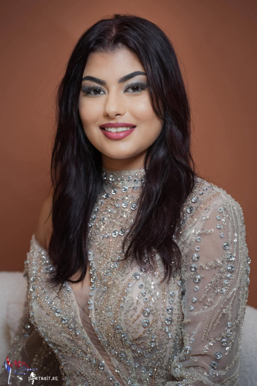 Siloé est une belle jeune femme... Siloé est une belle jeune femme...