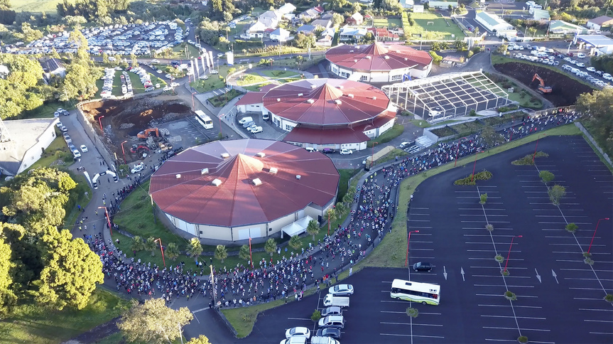 Les Grands Kiosques, site de départ de la course et de la remise des récompenses Les Grands Kiosques, site de départ de la course et de la remise des récompenses