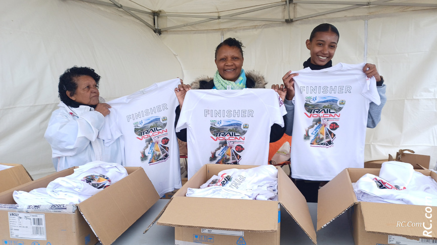 Des bénévoles sur le pont Des bénévoles sur le pont