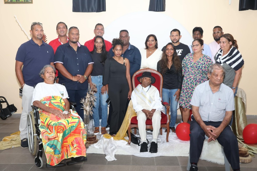 Un deuxième photo de famille