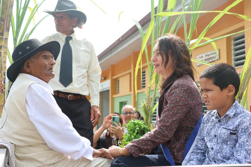 Les 100 ans de Léon Adrien Viraye fêtés avec faste à Salazie Les 100 ans de Léon Adrien Viraye fêtés avec faste à Salazie