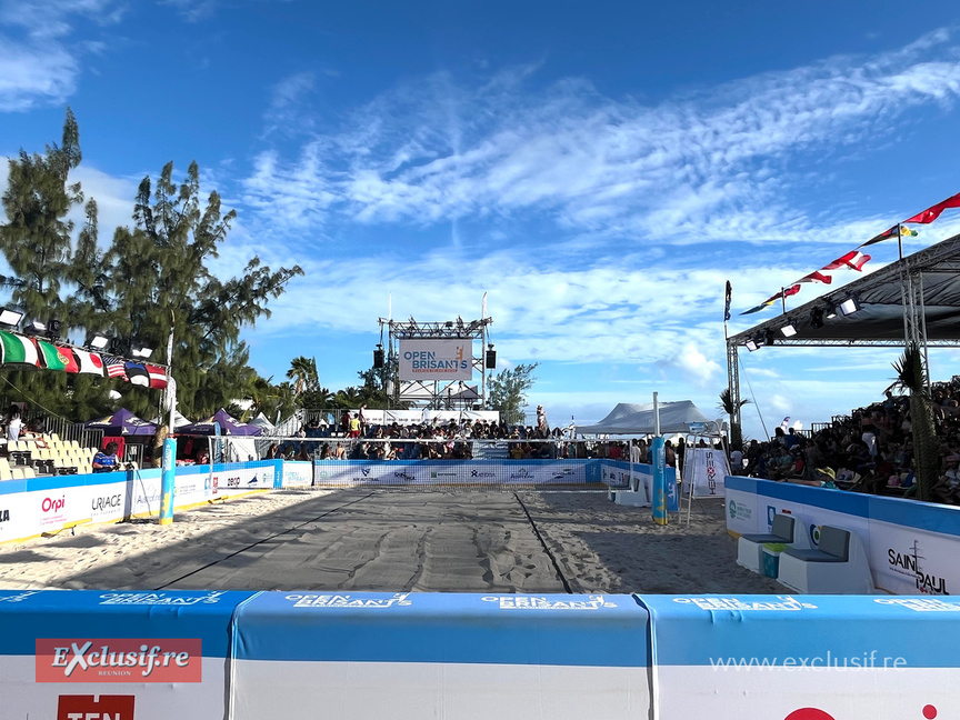 Un court central élargi et pouvant accueillir 1 600 personnes! Un court central élargi et pouvant accueillir 1 600 personnes!