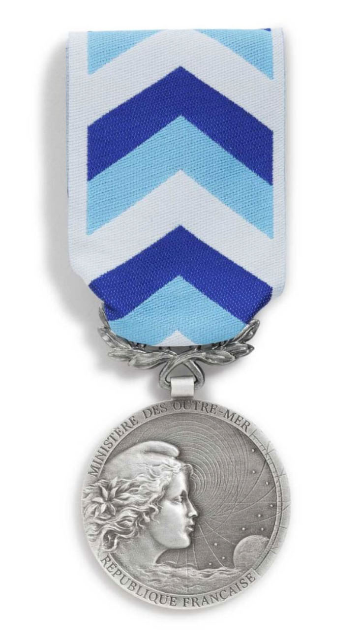 La médaille lui sera remise prochainement... La médaille lui sera remise prochainement...