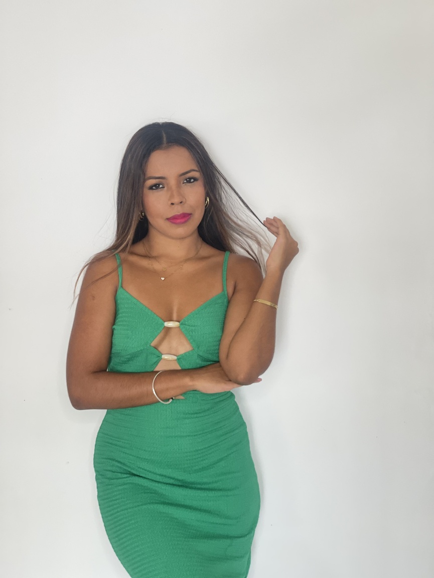 Santinah, organisatrice du festival, et danseuse Santinah, organisatrice du festival, et danseuse