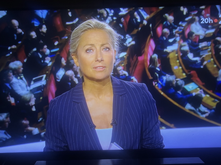 Après 8 ans de bons et loyaux services, Anne-Sophie Lapix va laisser la place...