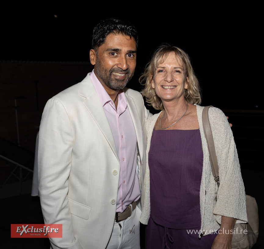 Avec la réprésentante d'Austral Voyages Avec la réprésentante d'Austral Voyages