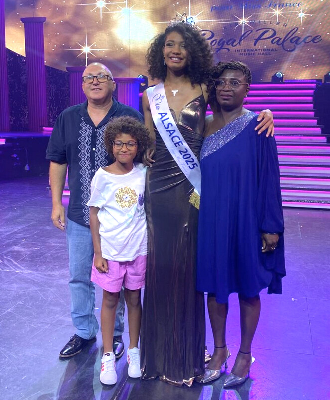 Julie en famille, père Alsacien, mère d'origine sénégalaise (photo Maxi Flash) Julie en famille, père Alsacien, mère d'origine sénégalaise (photo Maxi Flash)