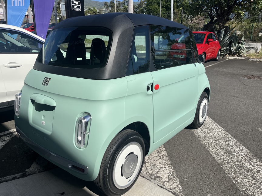 Elle se conduit à partir de 14 ans avec BSR (Brevet de Sécurité Routière) Elle se conduit à partir de 14 ans avec BSR (Brevet de Sécurité Routière)