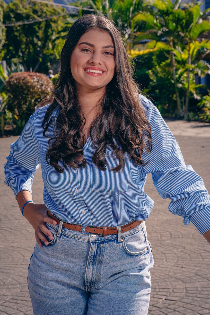 N°6 - Eva BARDEUR N°6 - Eva BARDEUR