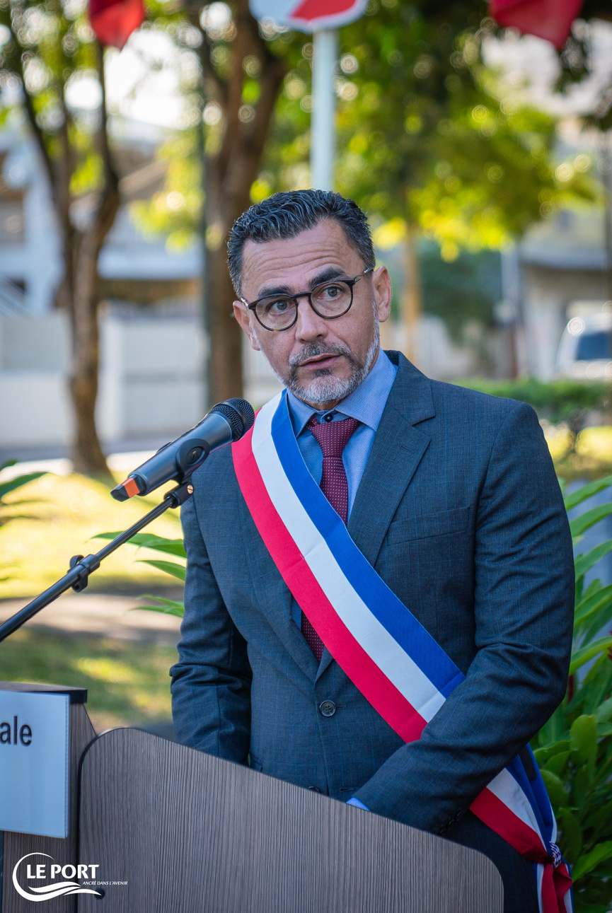 Olivier Hoarau, maire du Port, lors de son discours Olivier Hoarau, maire du Port, lors de son discours