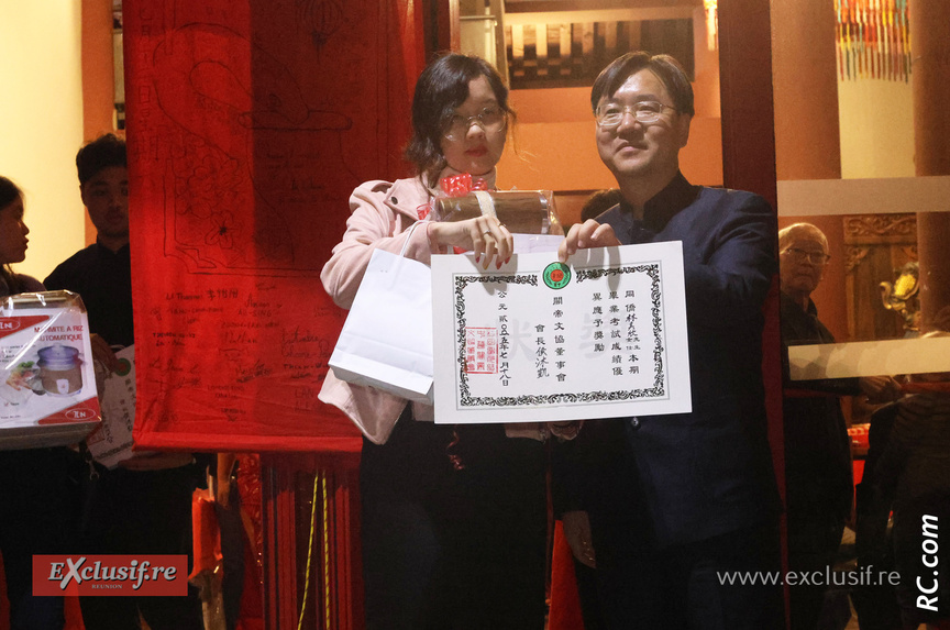 35 bacheliers, dont 7 avec "mention", ont été récompensés 35 bacheliers, dont 7 avec "mention", ont été récompensés