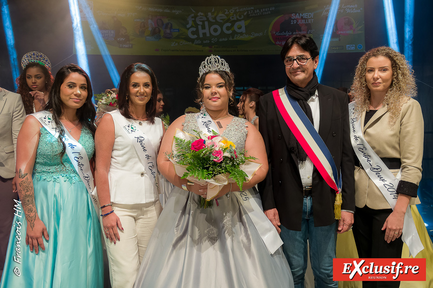 Sandy Payet et Bachil Valy avec les trois dernières Reines de l'Entre-Deux (2014, 2015, 2016) Sandy Payet et Bachil Valy avec les trois dernières Reines de l'Entre-Deux (2014, 2015, 2016)