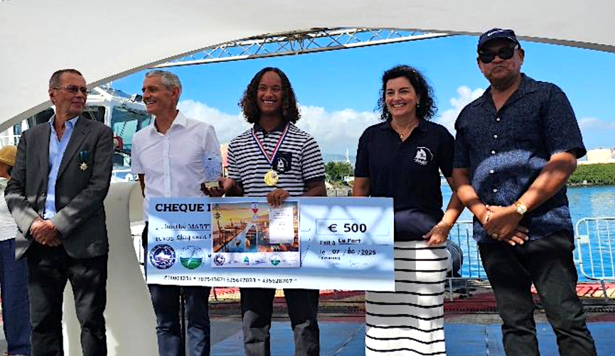 Prix d'Excellence pour Timothé Martin, élève en 2ème année de CAP maritime au LP Léon de Lépervanche Prix d'Excellence pour Timothé Martin, élève en 2ème année de CAP maritime au LP Léon de Lépervanche
