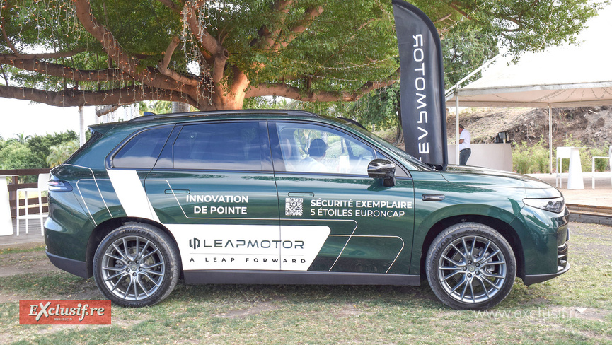 Le C10, un SUV un peu long (4,74m), bien équipé... Le C10, un SUV un peu long (4,74m), bien équipé...