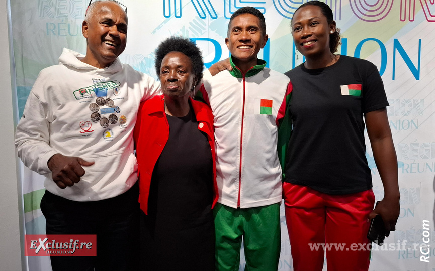 Patricia Profil, vice-présidente déléguée aux affaires sportives à la Région Réunion, Mamy et Stéphanie, de la Fédération Malgache d'Athlétisme
