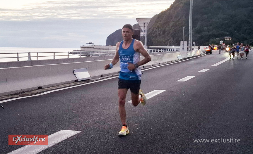 Jean-Eddy Lauret en solitaire, à la poursuite de Guillaume Ruel et Mamy Jean-Eddy Lauret en solitaire, à la poursuite de Guillaume Ruel et Mamy