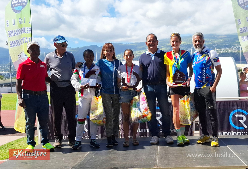 Le podium des trois meilleures féminines qui ont été félicitées par les organisateurs 