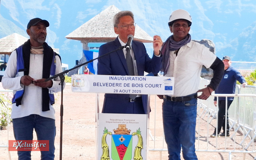 Patrice Thien Ah Koon et Louis Boyer, directeur des Services Techniques, à la mairie du Tampon Patrice Thien Ah Koon et Louis Boyer, directeur des Services Techniques, à la mairie du Tampon
