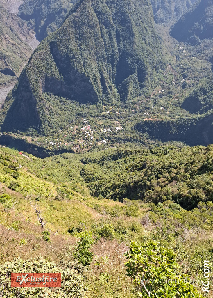 Grand Bassin dans un écrin de verdure