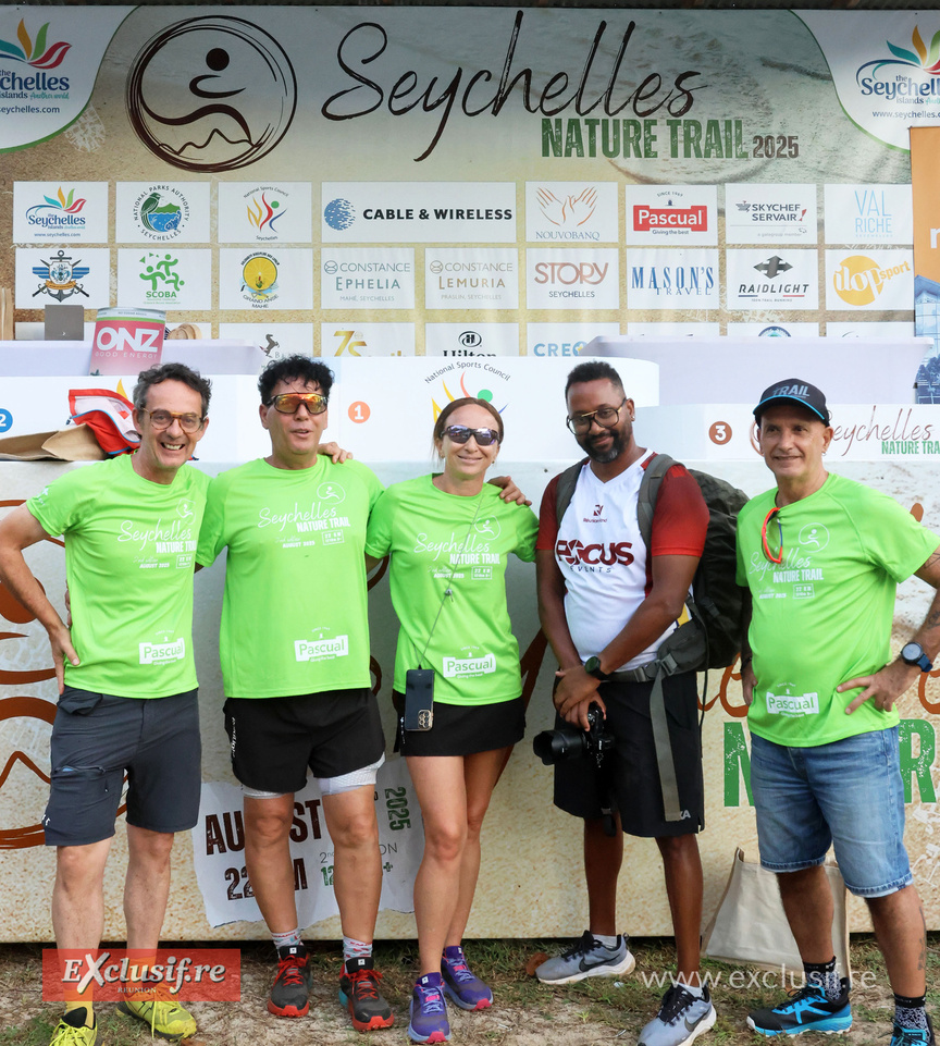 La fine équipe de la Réunion : Stéphane André, Chris Hamer, Véronique Victoire, Alex Anémoutou et Philippe Guerain, de Raidligt La fine équipe de la Réunion : Stéphane André, Chris Hamer, Véronique Victoire, Alex Anémoutou et Philippe Guerain, de Raidligt