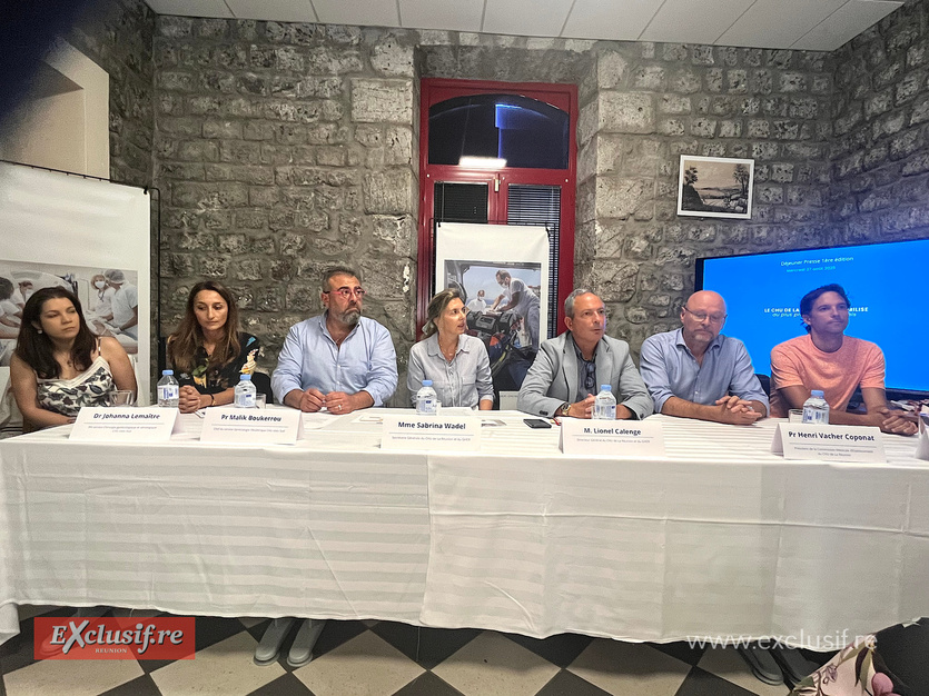 Lors de la conférence de presse à la direction du CHU à Saint-Paul