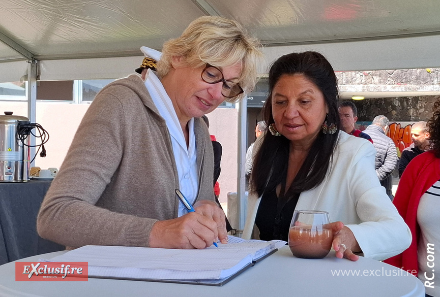 La signature du Livre d'Or