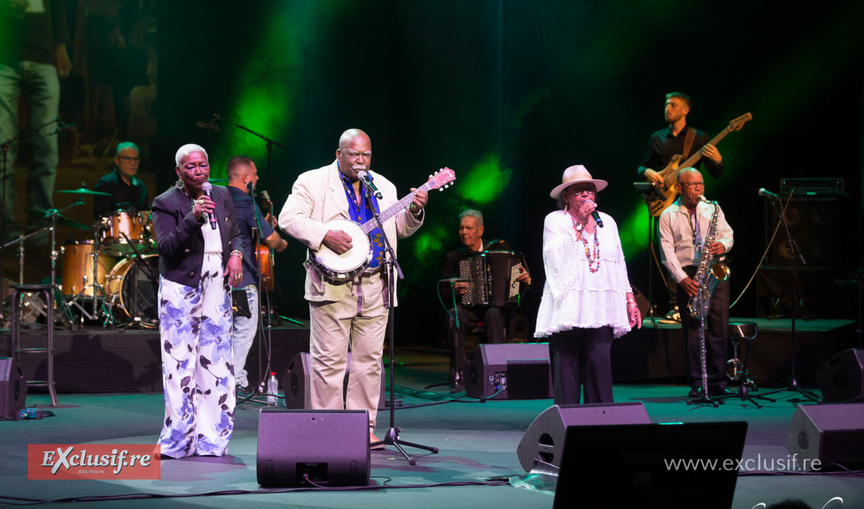 Hommage à Jules Arlanda au Téat Champ Fleuri avec une pléiade d'artistes: photos Hommage à Jules Arlanda au Téat Champ Fleuri avec une pléiade d'artistes: photos