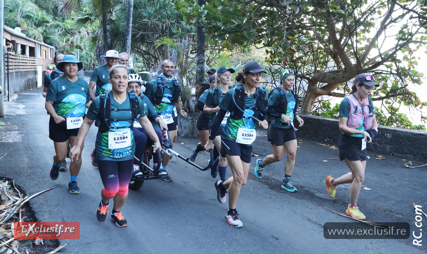 Une autre équipe de joëlette Une autre équipe de joëlette