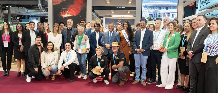 La délégation Réunion au Salon Top Résa à Paris autour du président du CRT Patrick Lebreton et de Miss Réunion 2025, Priya Padavatan, ambassadrice de l'île