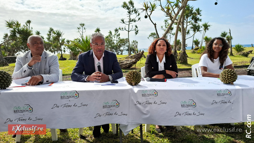 Johnny Payet, maire de la Plaine des Palmistes, Dominique Ponambalom, vice-président à la CIREST, Lina Roger, adjointe à la mairie de Bras-Panon, et Sarah Dobi, intervenante pour Sport Pro, à la table de conférence