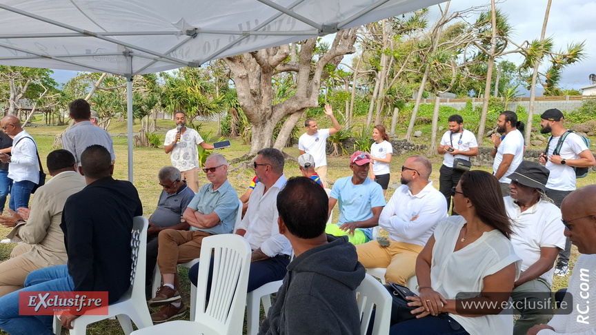 Beaucoup de monde pour assister à la conférence de presse Beaucoup de monde pour assister à la conférence de presse