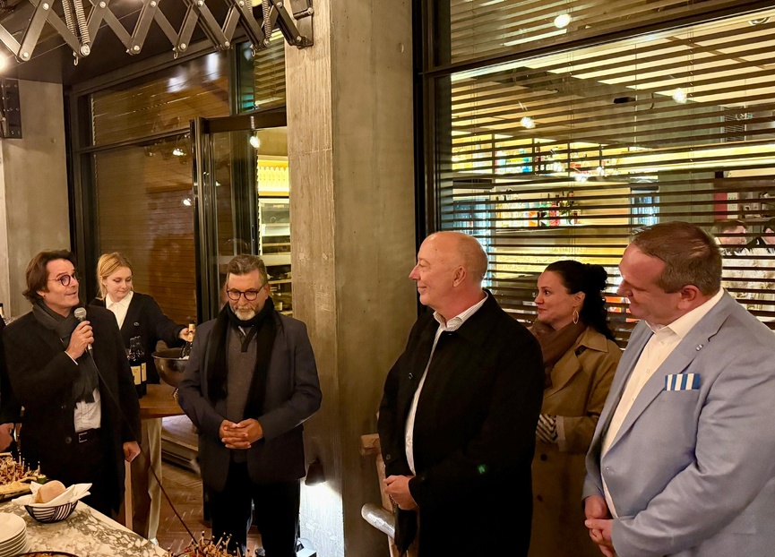 Hugues Marchessaux, président d'Air Austral, Patrick Lebreton, président du CRT, et Peter Gerber, le président de Condor, à Paris lors de l'annonce officielle de la nouvelle liaison (photo Asma Ayroles)