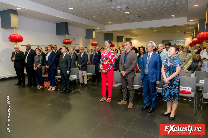 Soirée du 76e Anniversaire de la Fondation de la République Populaire de Chine