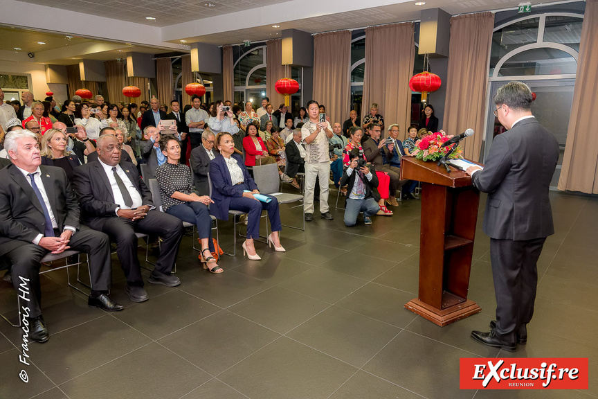 Soirée du 76e Anniversaire de la Fondation de la République Populaire de Chine Soirée du 76e Anniversaire de la Fondation de la République Populaire de Chine