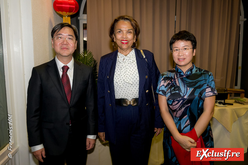 Soirée du 76e Anniversaire de la Fondation de la République Populaire de Chine Soirée du 76e Anniversaire de la Fondation de la République Populaire de Chine