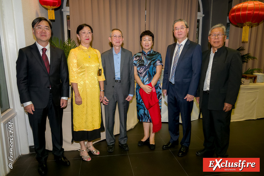 Soirée du 76e Anniversaire de la Fondation de la République Populaire de Chine Soirée du 76e Anniversaire de la Fondation de la République Populaire de Chine