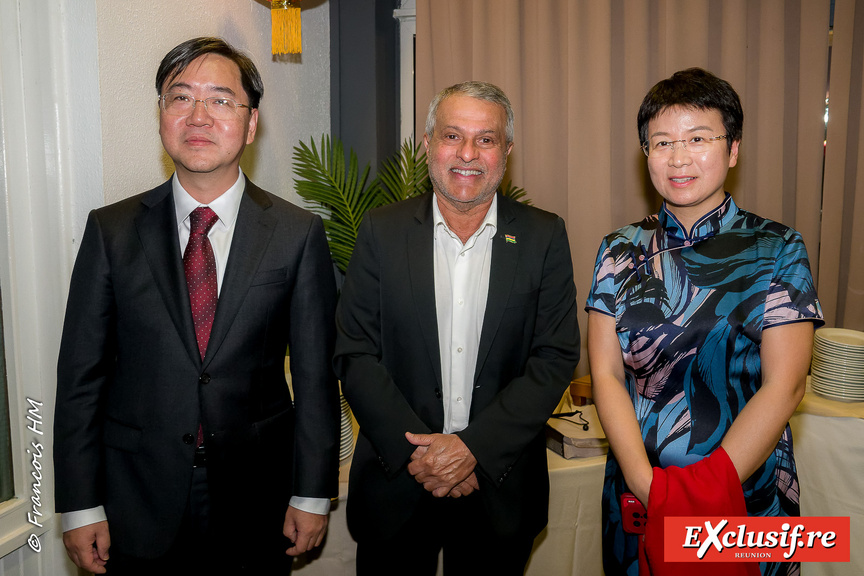Soirée du 76e Anniversaire de la Fondation de la République Populaire de Chine Soirée du 76e Anniversaire de la Fondation de la République Populaire de Chine