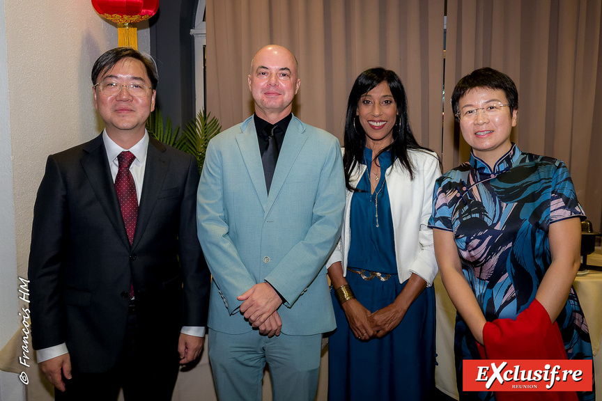 Soirée du 76e Anniversaire de la Fondation de la République Populaire de Chine Soirée du 76e Anniversaire de la Fondation de la République Populaire de Chine