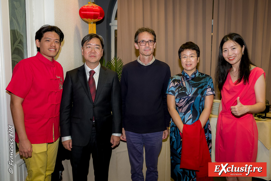 Soirée du 76e Anniversaire de la Fondation de la République Populaire de Chine Soirée du 76e Anniversaire de la Fondation de la République Populaire de Chine