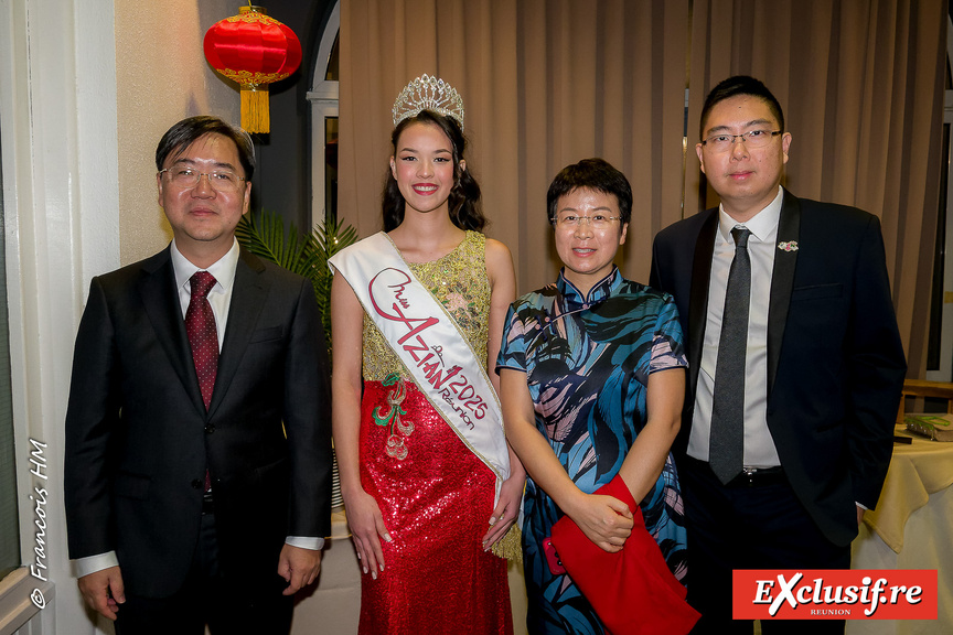 Soirée du 76e Anniversaire de la Fondation de la République Populaire de Chine