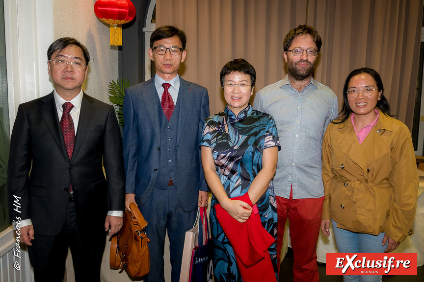Soirée du 76e Anniversaire de la Fondation de la République Populaire de Chine Soirée du 76e Anniversaire de la Fondation de la République Populaire de Chine