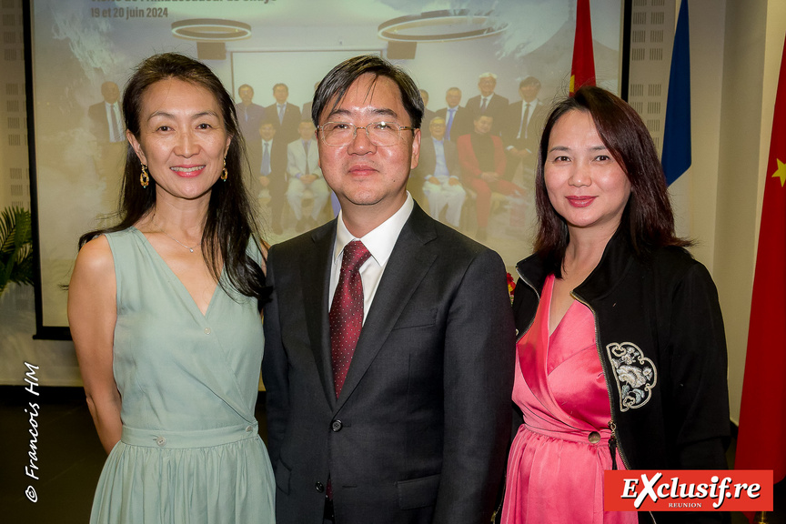 Soirée du 76e Anniversaire de la Fondation de la République Populaire de Chine Soirée du 76e Anniversaire de la Fondation de la République Populaire de Chine