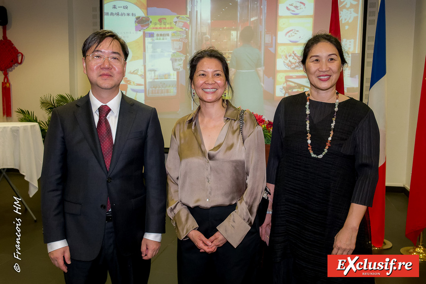 Soirée du 76e Anniversaire de la Fondation de la République Populaire de Chine Soirée du 76e Anniversaire de la Fondation de la République Populaire de Chine