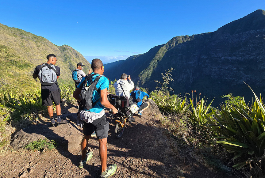 Mafate en fèt" avec le PSG Official Supporters Club La Réunion Mafate en fèt" avec le PSG Official Supporters Club La Réunion