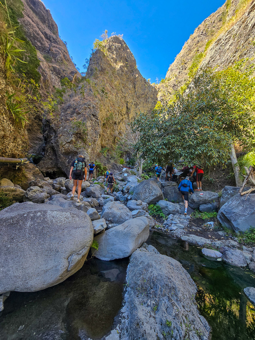 Mafate en fèt" avec le PSG Official Supporters Club La Réunion Mafate en fèt" avec le PSG Official Supporters Club La Réunion