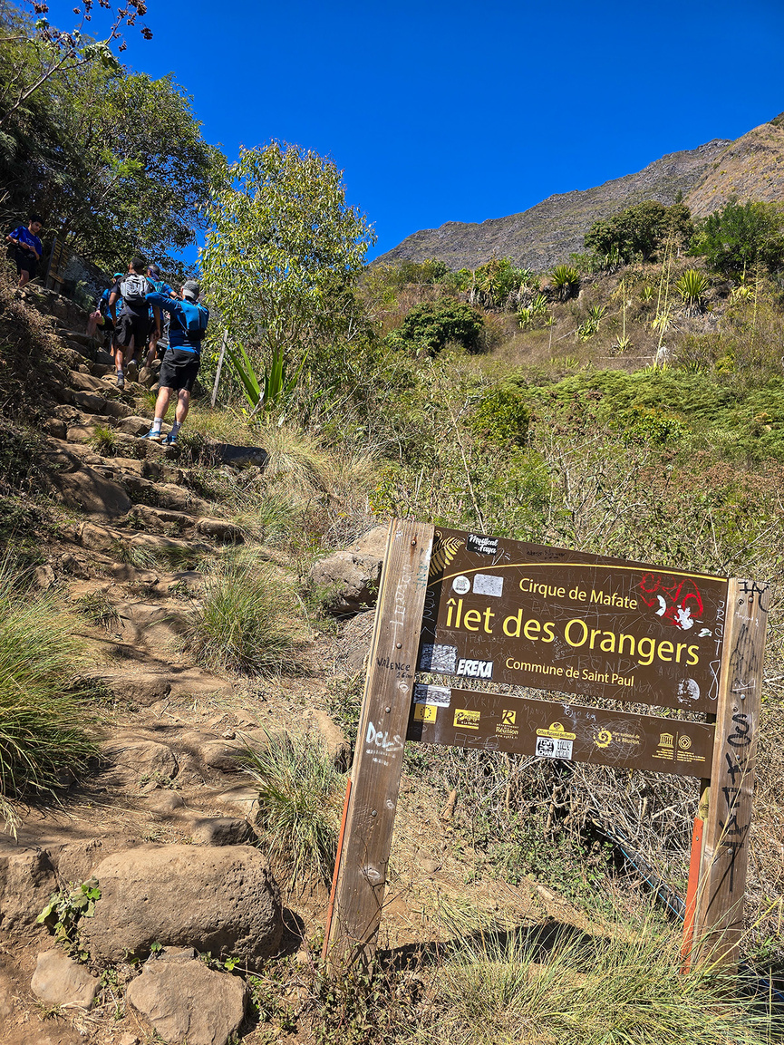 Mafate en fèt" avec le PSG Official Supporters Club La Réunion Mafate en fèt" avec le PSG Official Supporters Club La Réunion