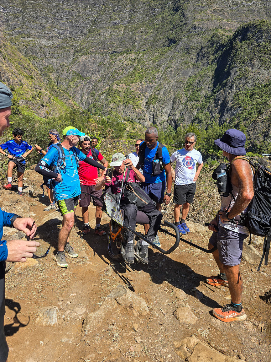 Mafate en fèt" avec le PSG Official Supporters Club La Réunion Mafate en fèt" avec le PSG Official Supporters Club La Réunion
